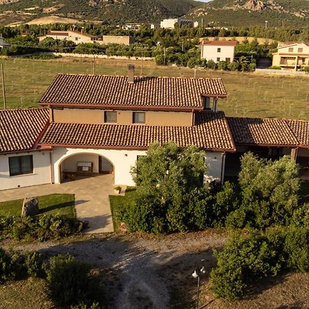 Agriturismo Sa Scalitta Carbonia Exteriör bild